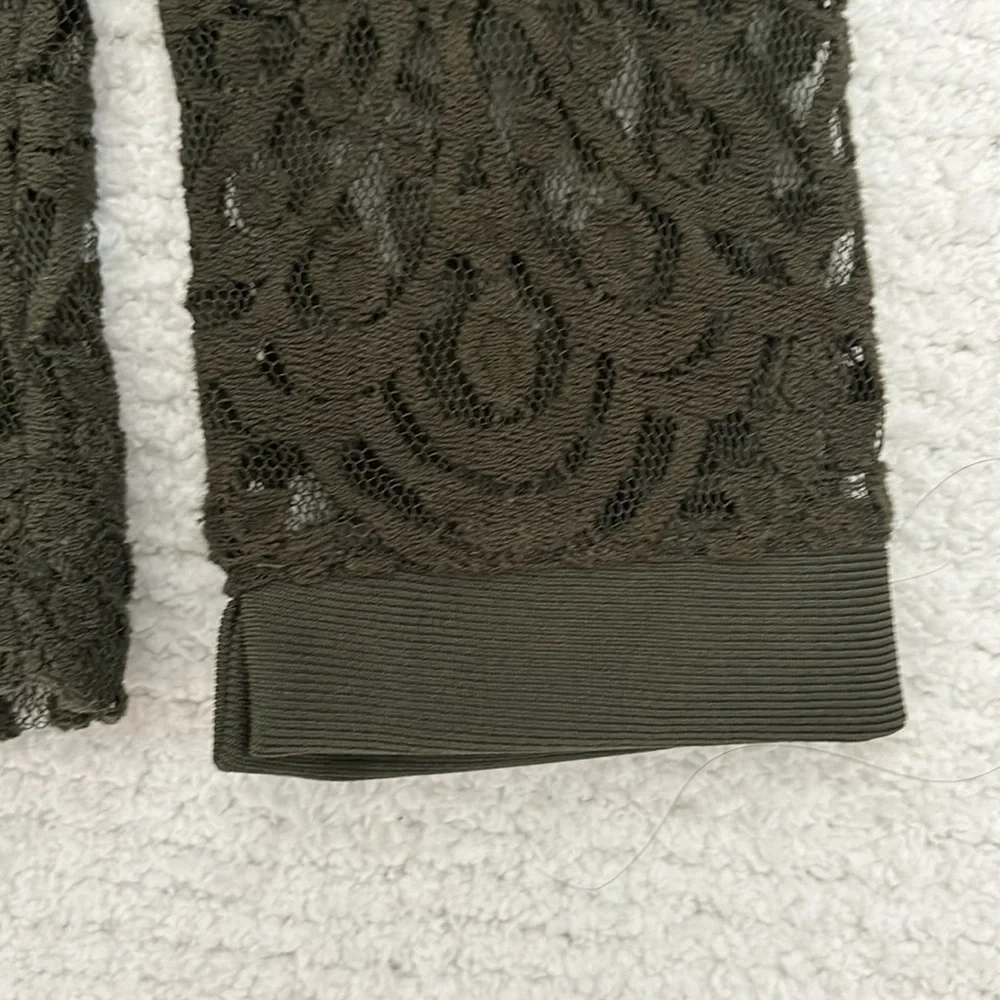 BANANA REPUBLIC CORDED LACE, GREEN BLOUSE WITH BACK BUTTONS- SIZE XS